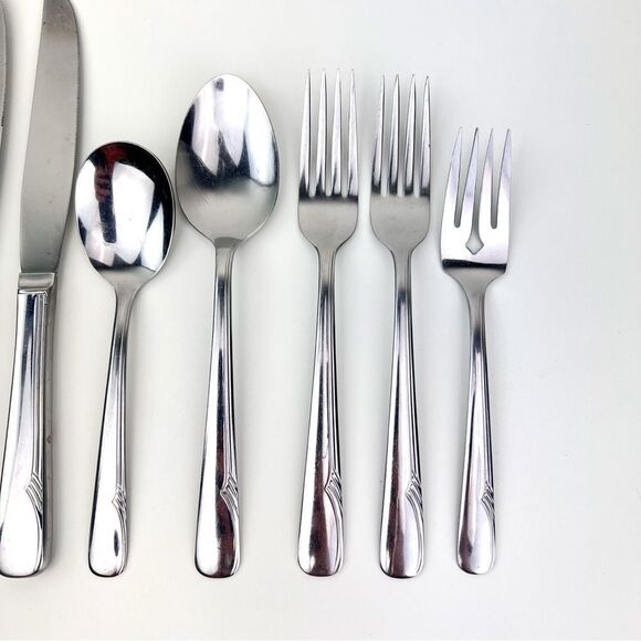 Oneida Flatware Mixed Lot 10 Pieces Stainless Steel Knives Forks Spoons - Picture 2 of 6